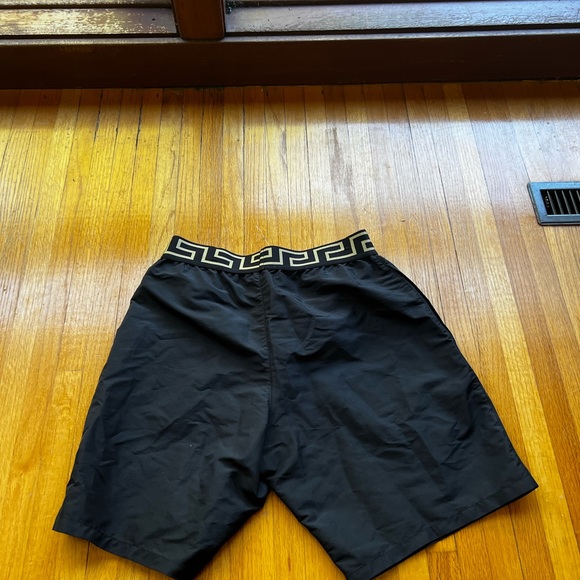 Men’s Versace bathing suit. Size 3. Barely worn. Good as new condition. - Picture 2 of 3